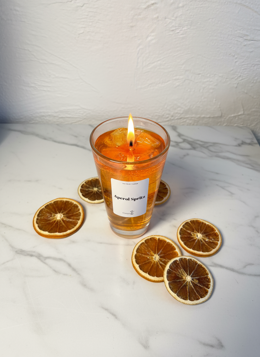 Aperol Kerze brennend - Sehr hohe Vogelperspektive