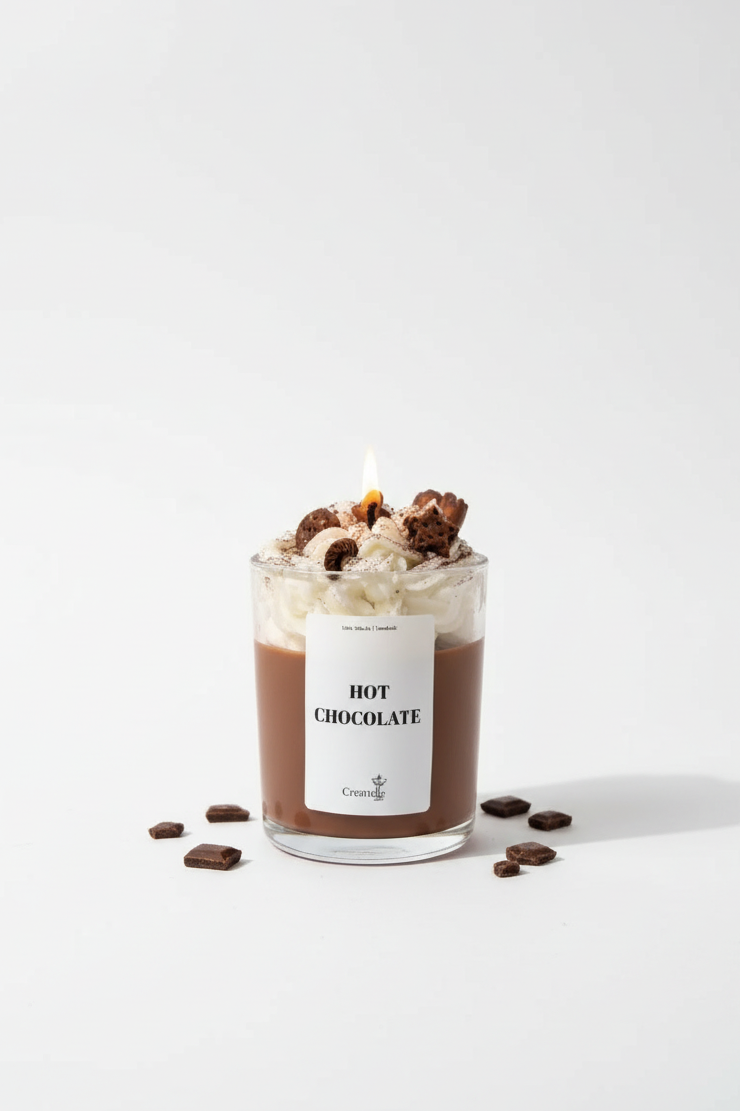 Hot Chocolate Kerze brennend - komplett weißer Hintergrund ohne Schatten